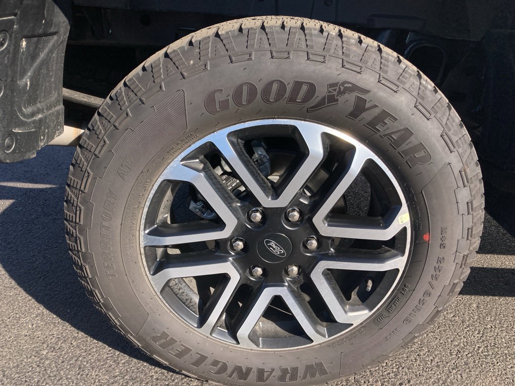 Used 2025 Ford Ranger Lariat w/ FX4 Off-Road Package image 12