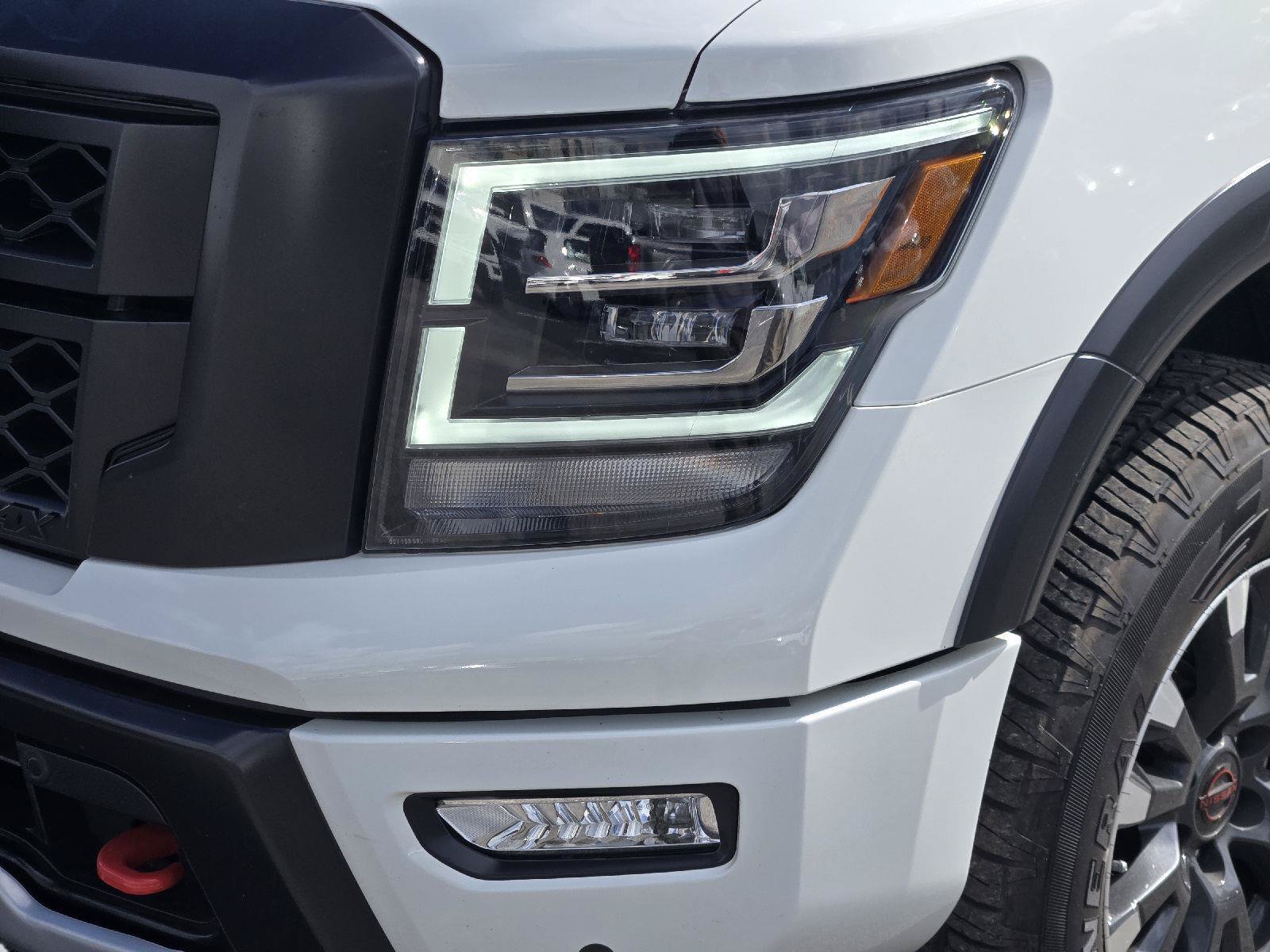 Used 2024 Nissan Titan PRO-4X w/ Pro-4x Convenience Package AWD/4WD image 10