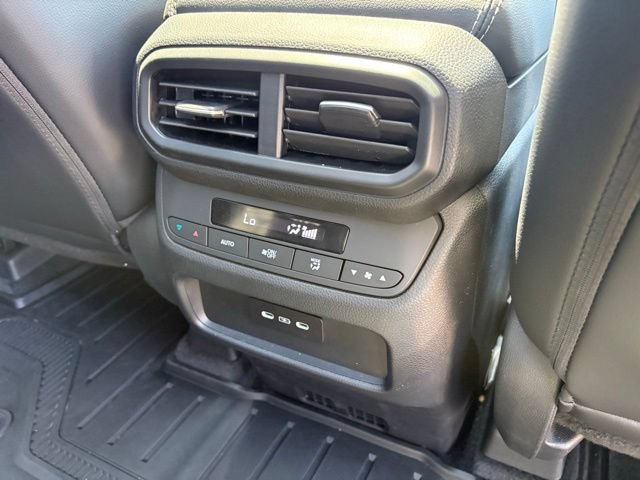 Used 2025 Honda Pilot Touring image 35