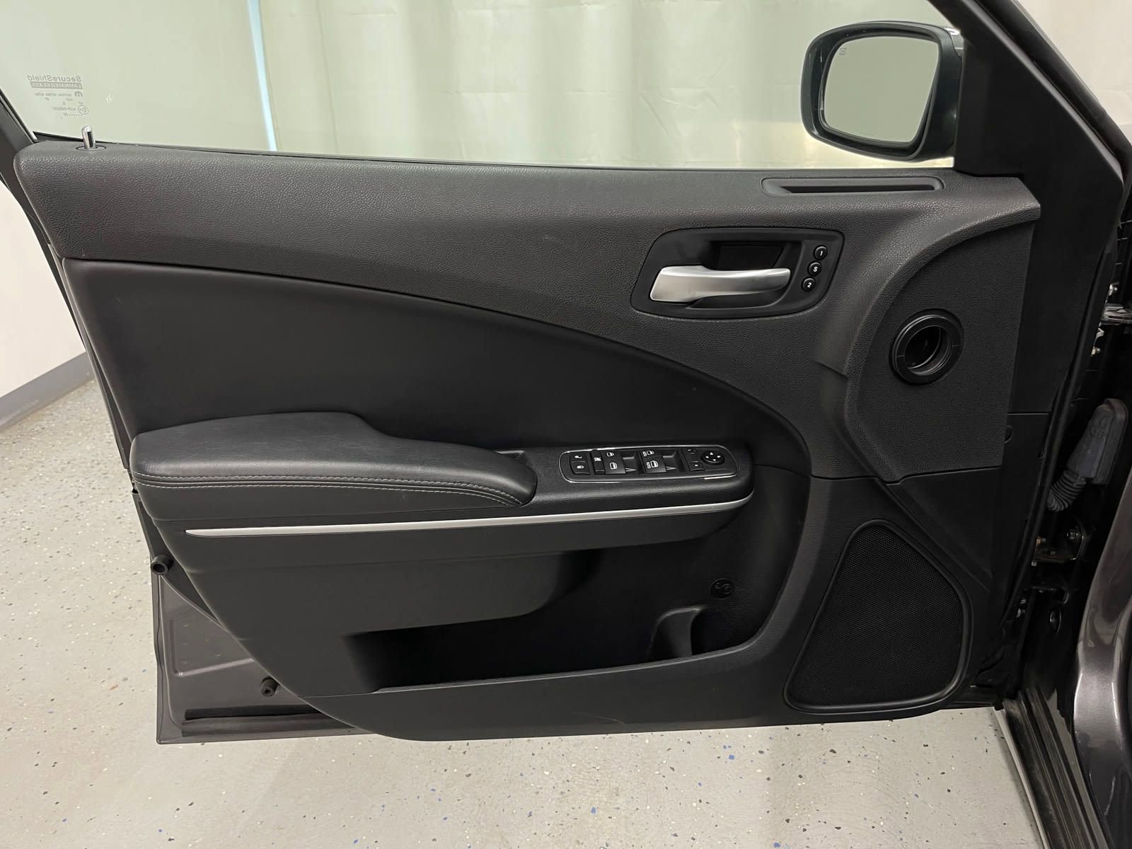 Used 2020 Dodge Charger SXT w/ Leather Interior Group image 9