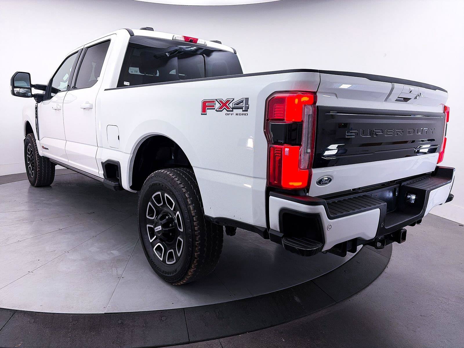 Used 2025 Ford F350 Platinum AWD/4WD image 16