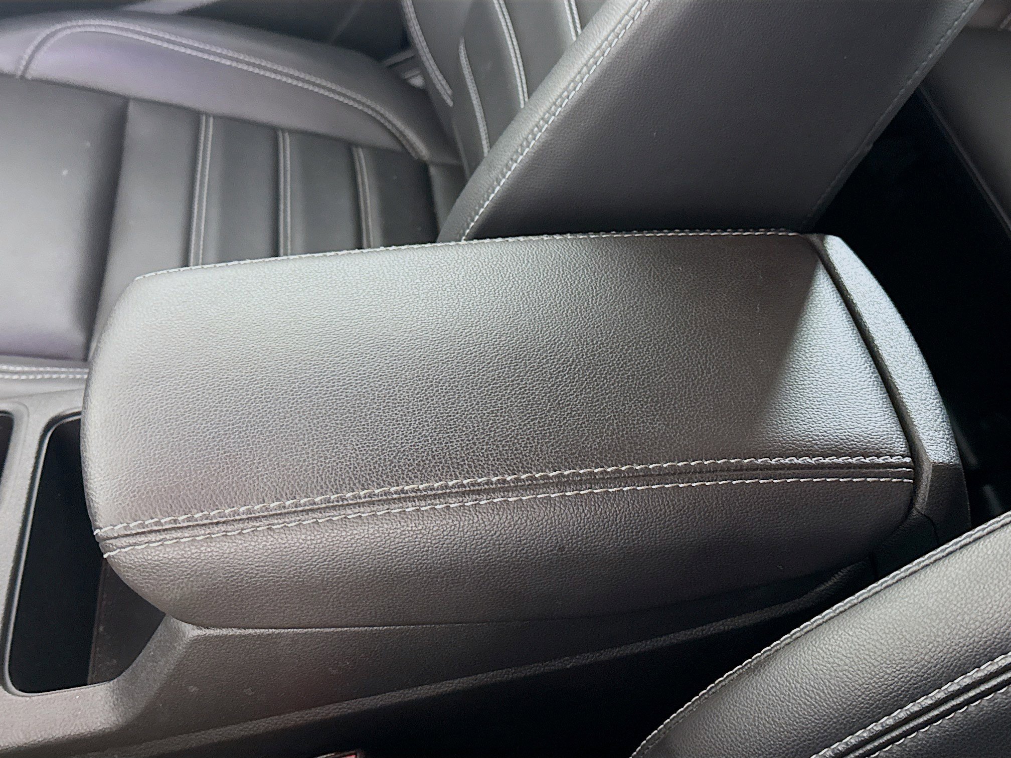 Used 2019 Ford Escape SEL image 18