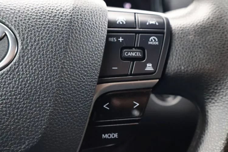 Used 2025 Toyota Camry LE FWD image 19