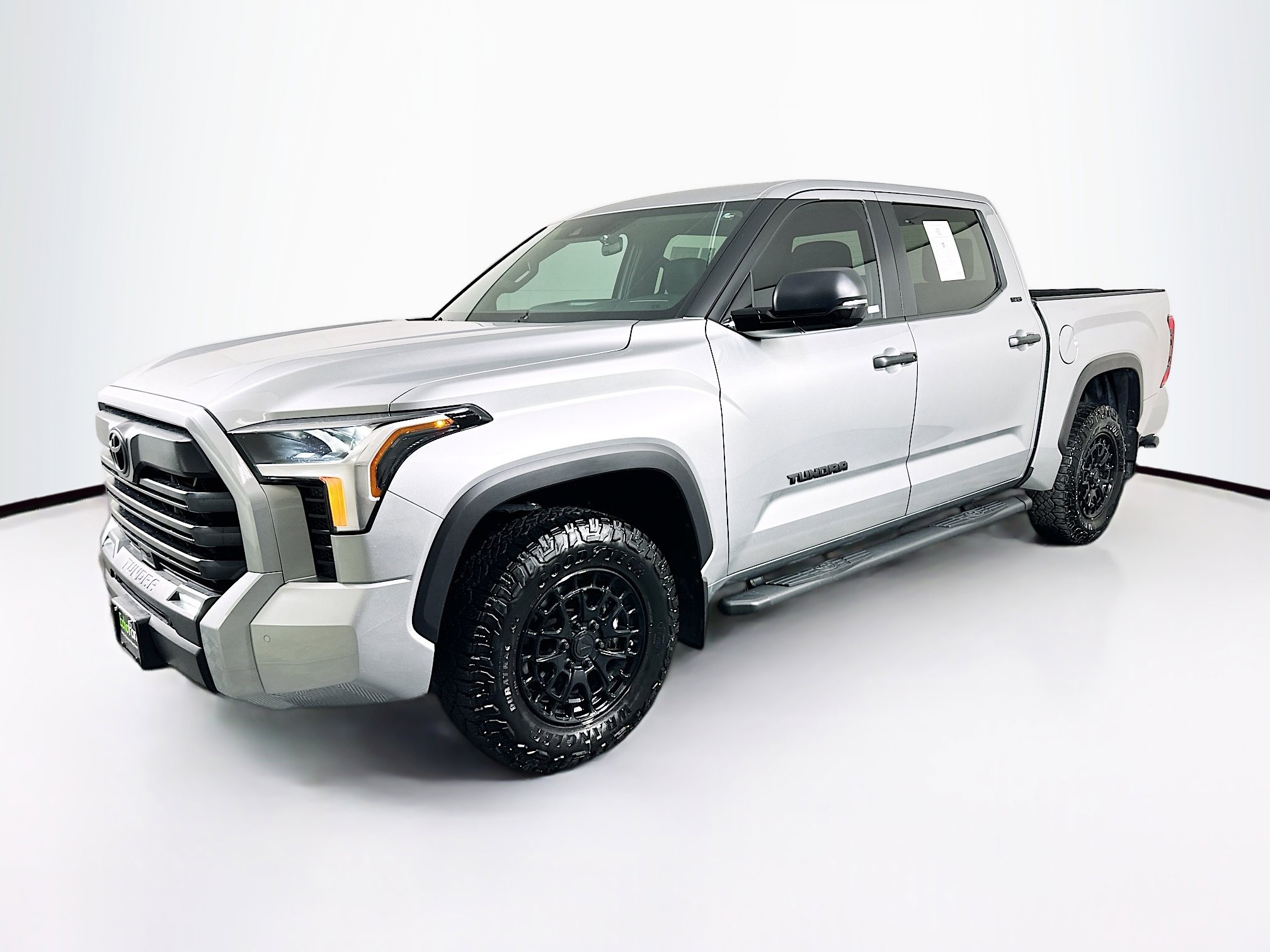 Used 2025 Toyota Tundra SR5 image 3