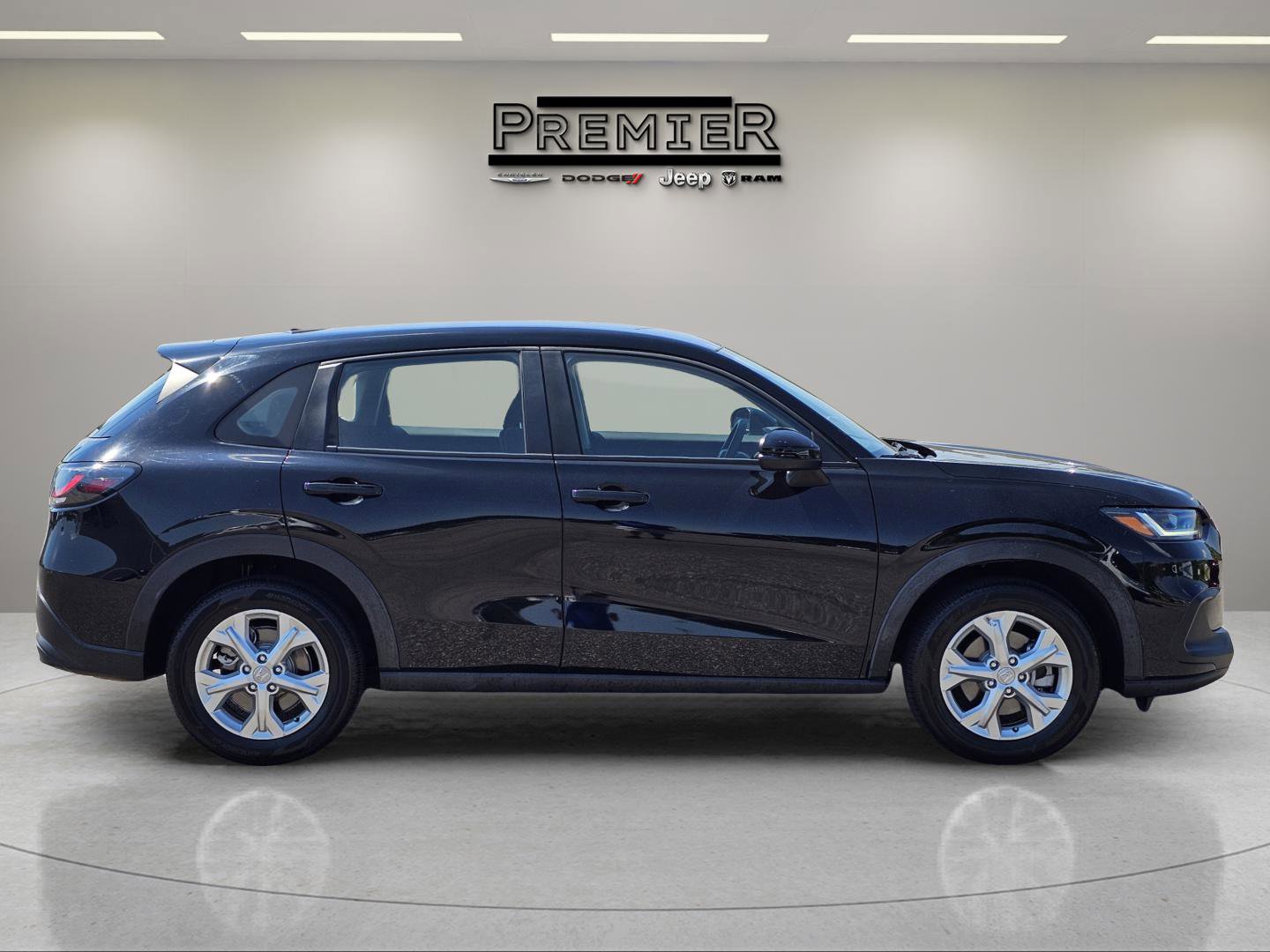 Used 2023 Honda HR-V LX image 4