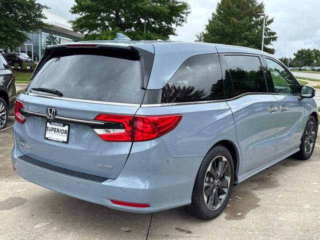 Used 2024 Honda Odyssey Elite image 3