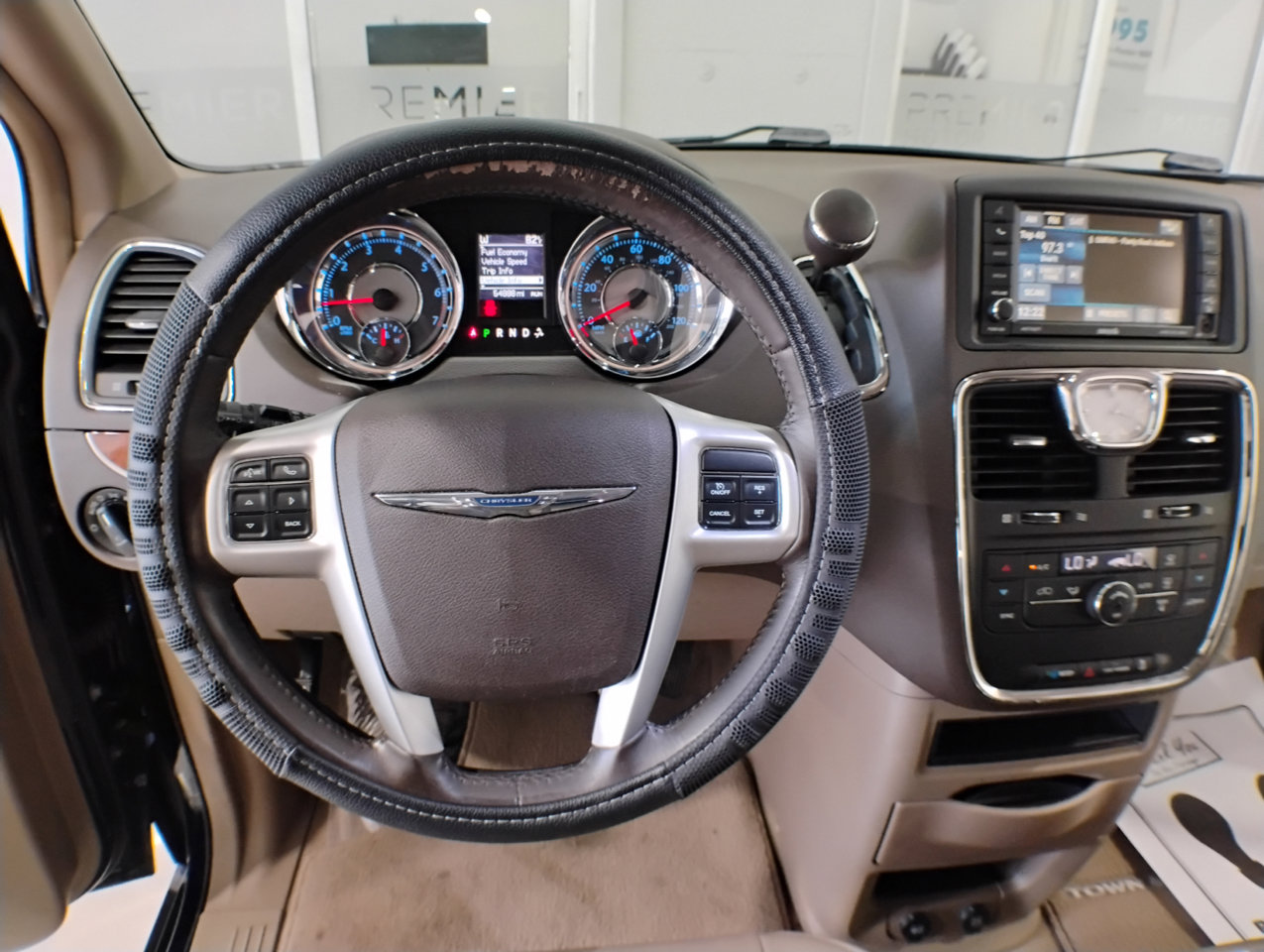 Used 2016 Chrysler Town & Country Touring image 73