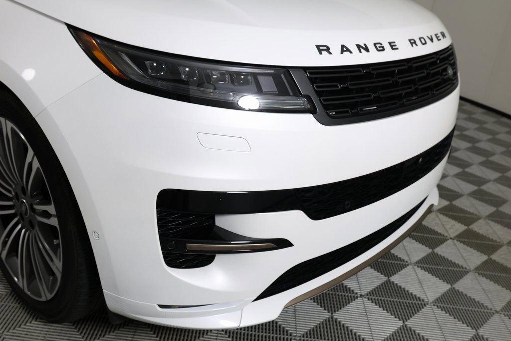 Used 2025 Land Rover Range Rover Sport Dynamic SE image 44