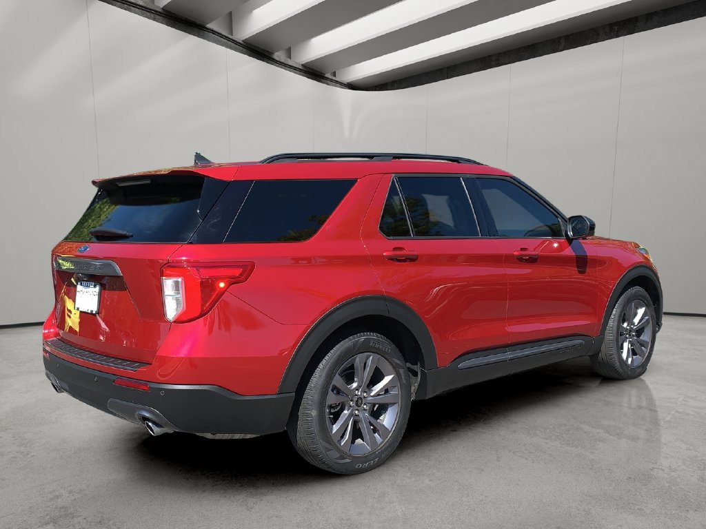 Used 2022 Ford Explorer XLT w/ Equipment Group 202A RWD image 5