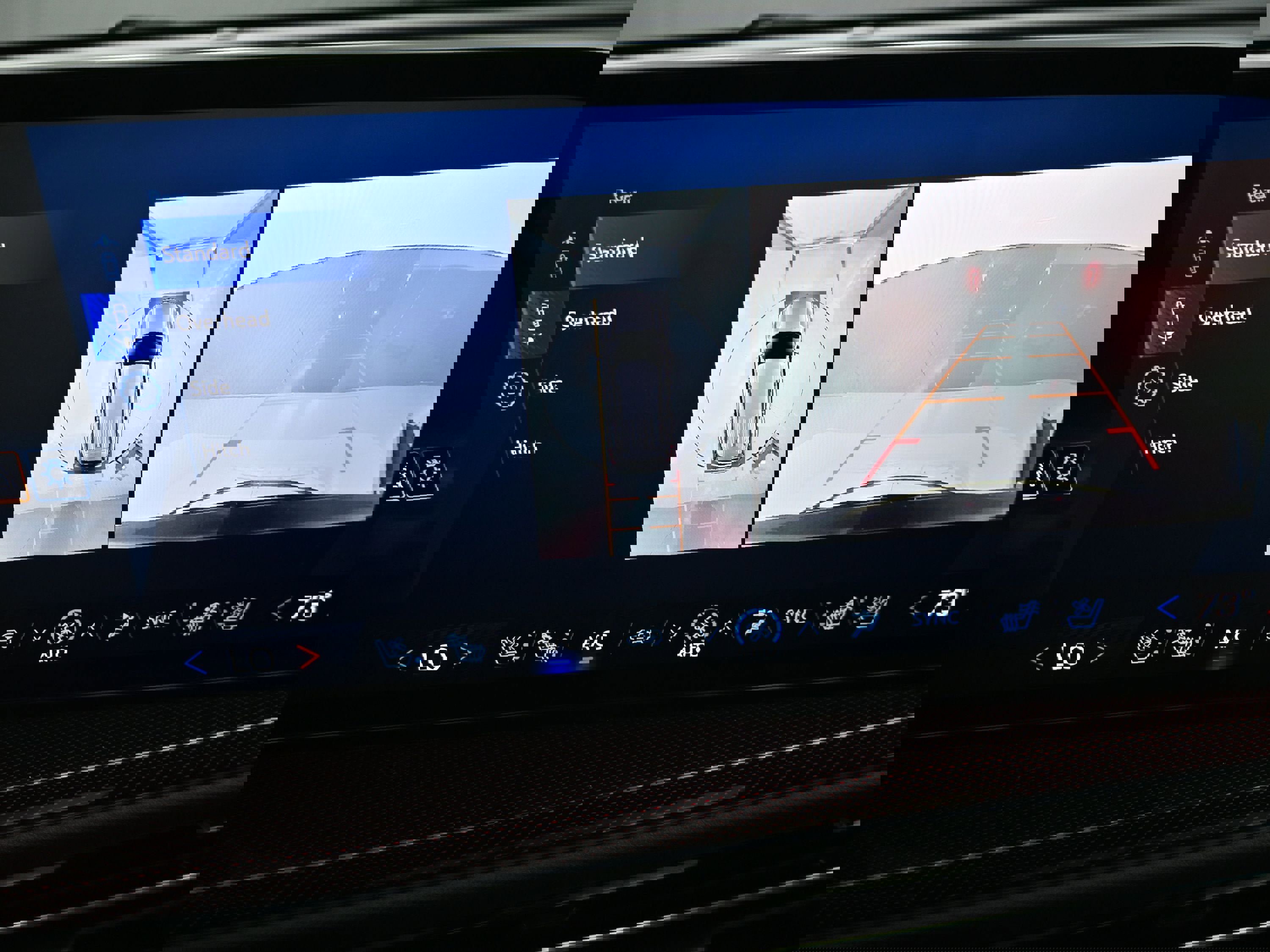 Used 2024 Chevrolet Traverse RS image 18