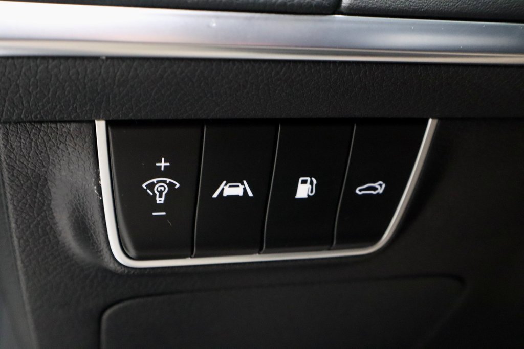 Used 2023 Kia Stinger GT2 image 29