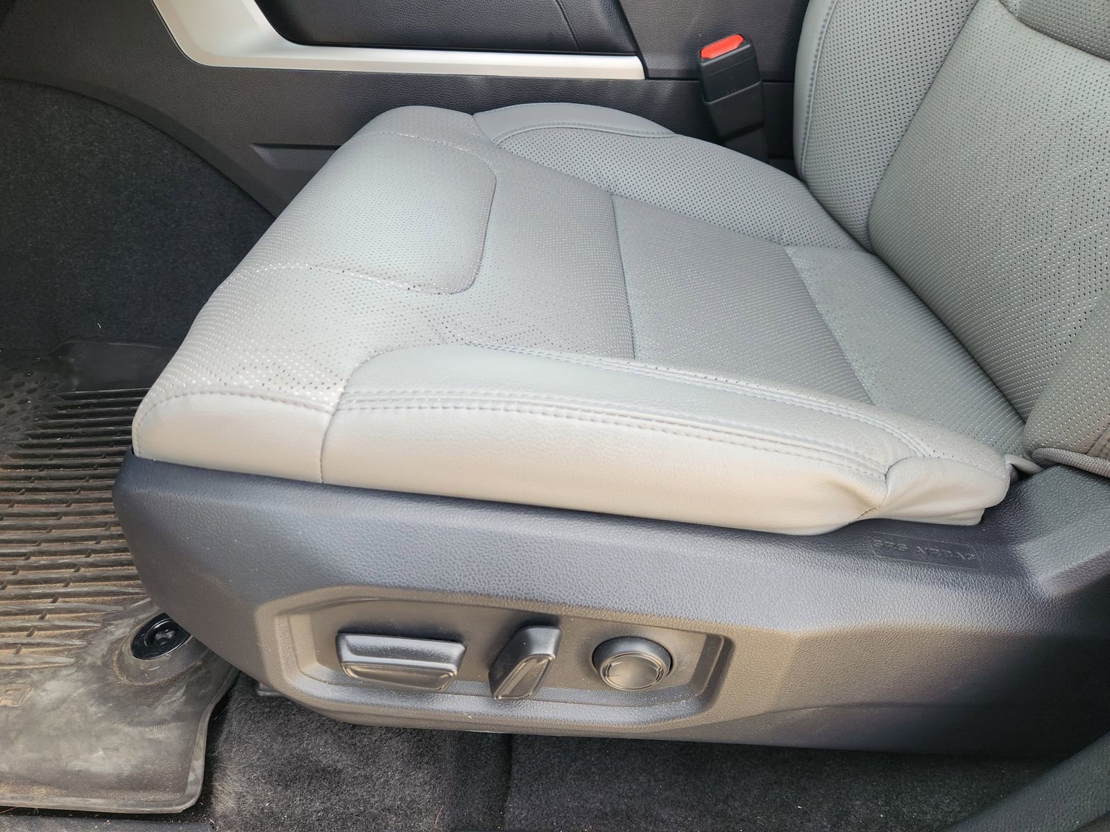 Used 2024 Toyota Tundra SR5 w/ SR5 Premium Package image 29