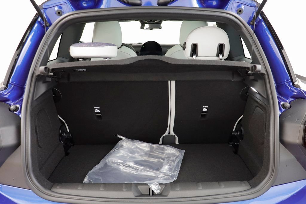 New 2026 MINI Cooper 2-Door Hardtop FWD image 18