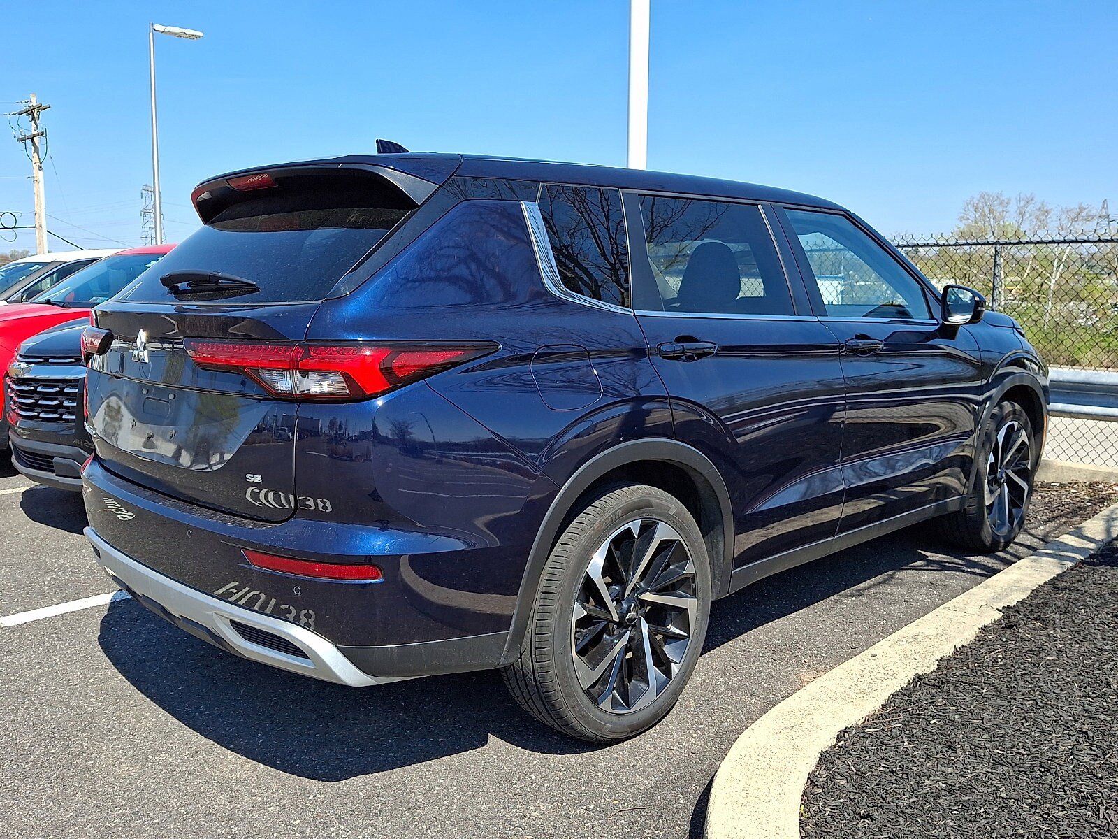 Used 2024 Mitsubishi Outlander SE Black Edition image 4