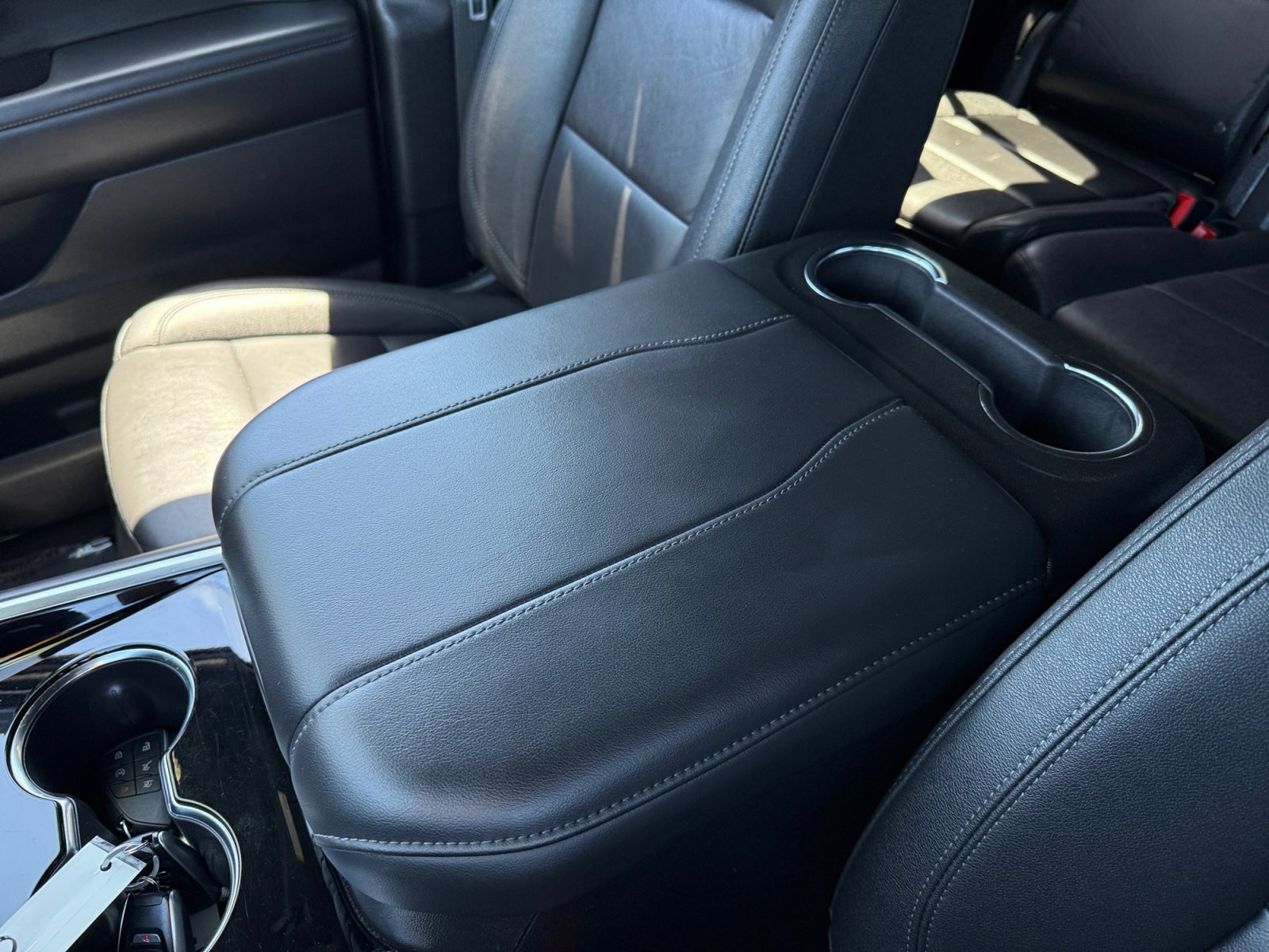 Used 2025 Chevrolet Suburban Z71 AWD/4WD image 14