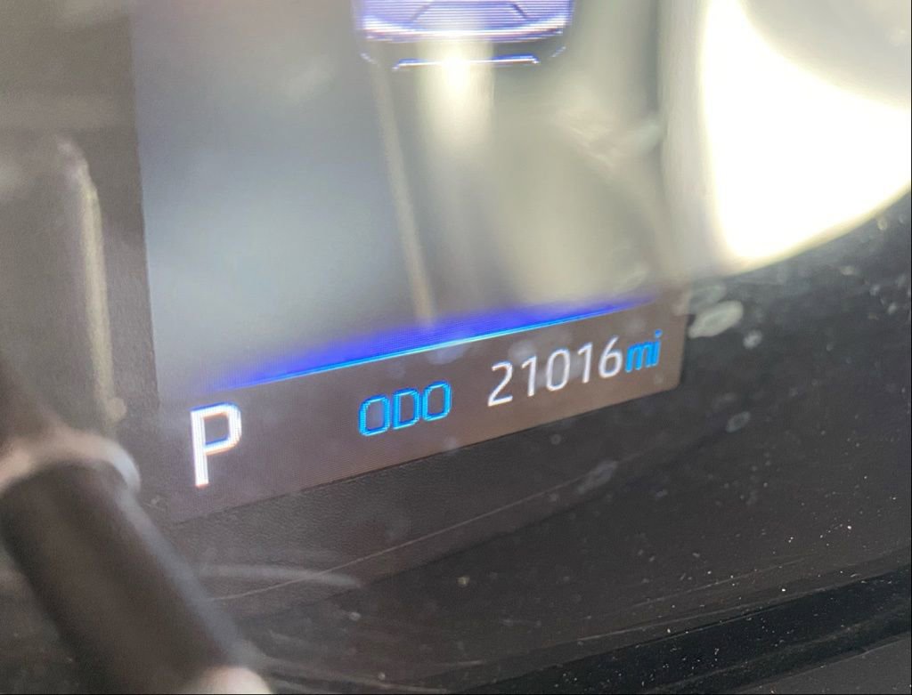 Used 2022 Toyota Corolla Cross LE image 5