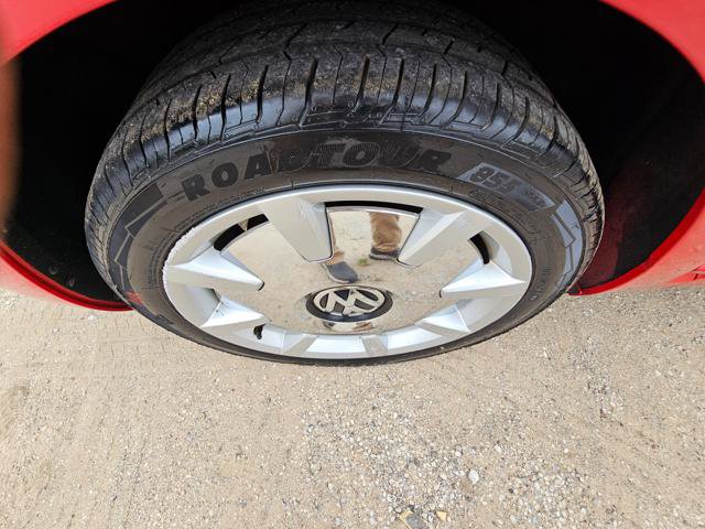 Used 2015 Volkswagen Beetle 1.8T FWD image 22