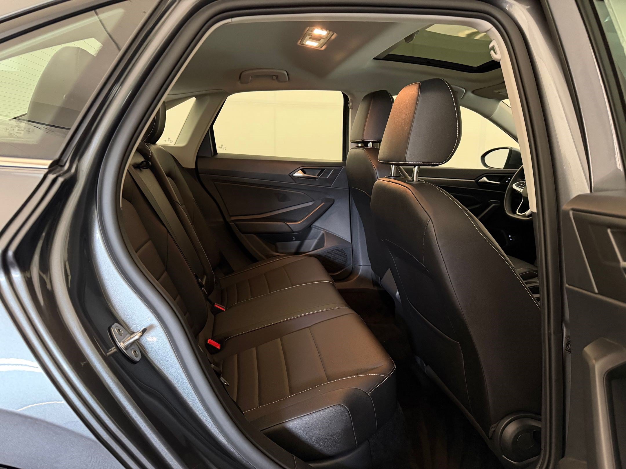 Used 2023 Volkswagen Jetta SE FWD image 30