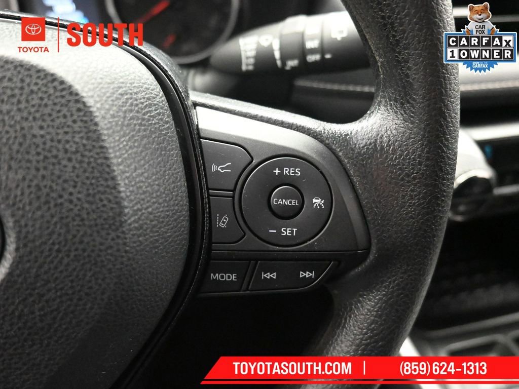 Used 2021 Toyota RAV4 XLE w/ Convenience Package image 18