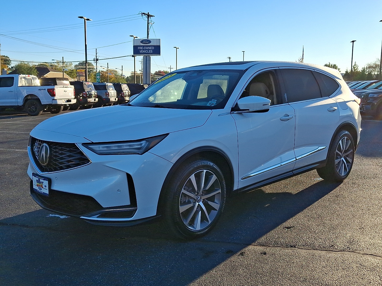 Used 2025 Acura MDX w/ Technology Package AWD/4WD image 3