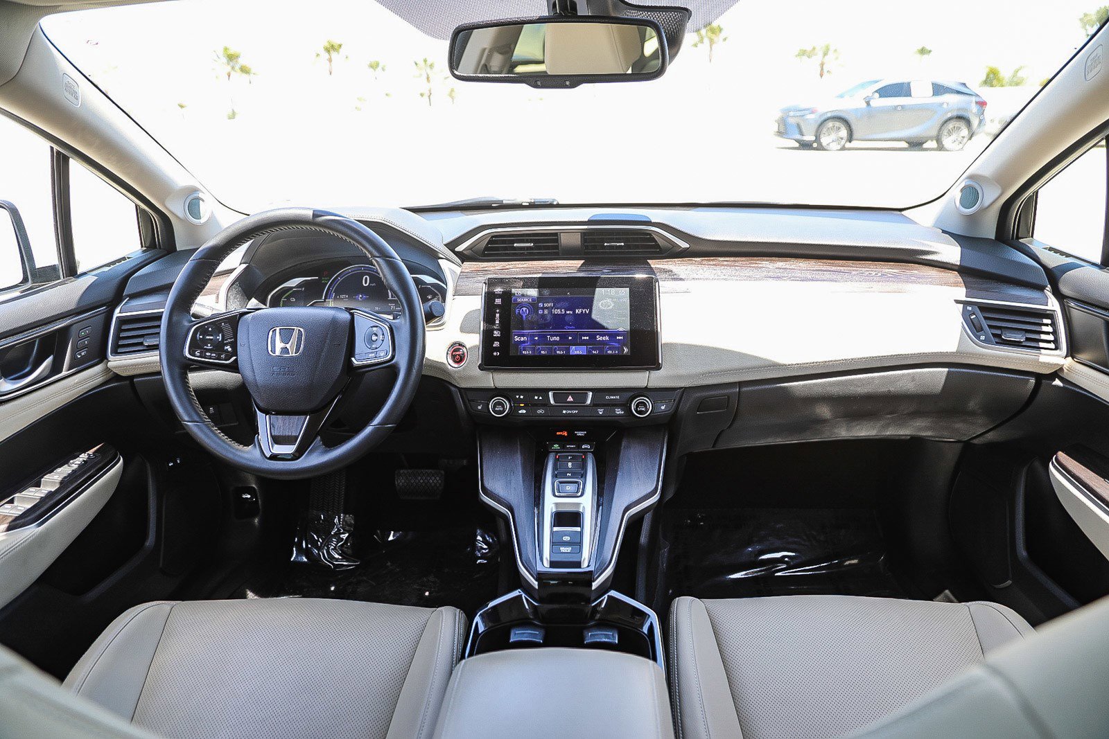 Used 2018 Honda Clarity Touring image 12