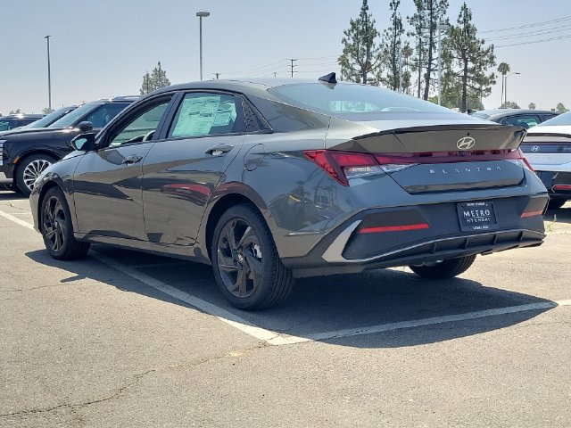 New 2026 Hyundai Elantra Sport FWD image 32