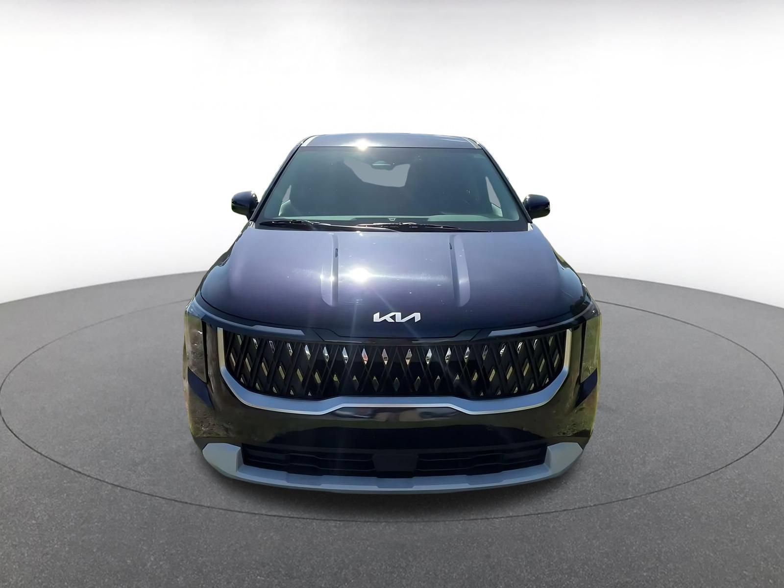 Used 2026 Kia Carnival FWD image 4