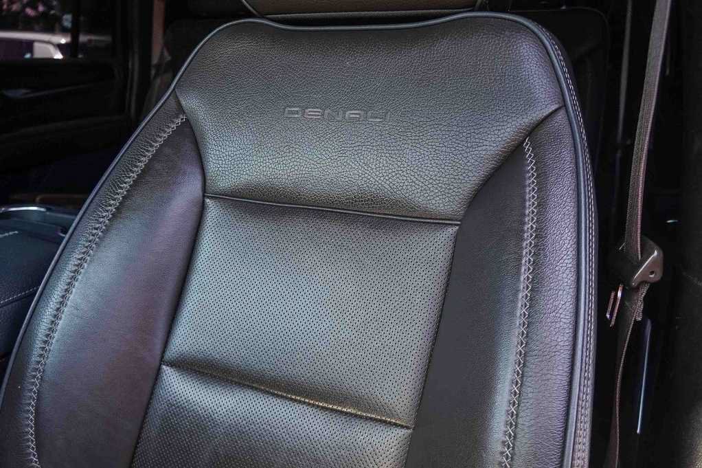 Used 2022 GMC Yukon XL Denali w/ Denali Premium Package RWD image 27