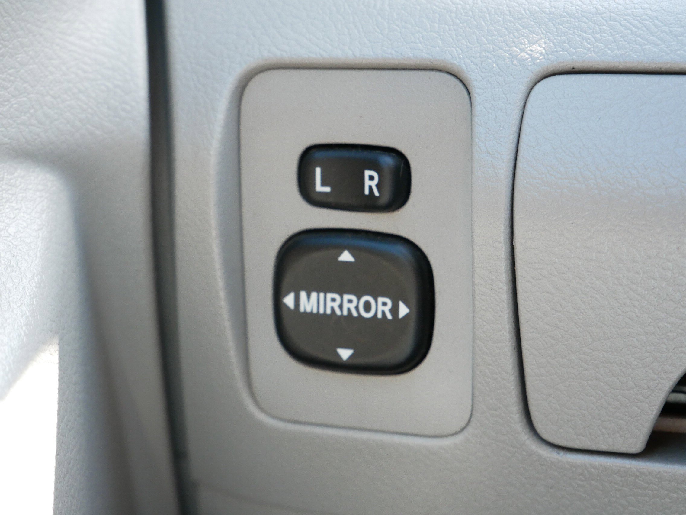 Used 2007 Toyota Camry LE FWD image 26