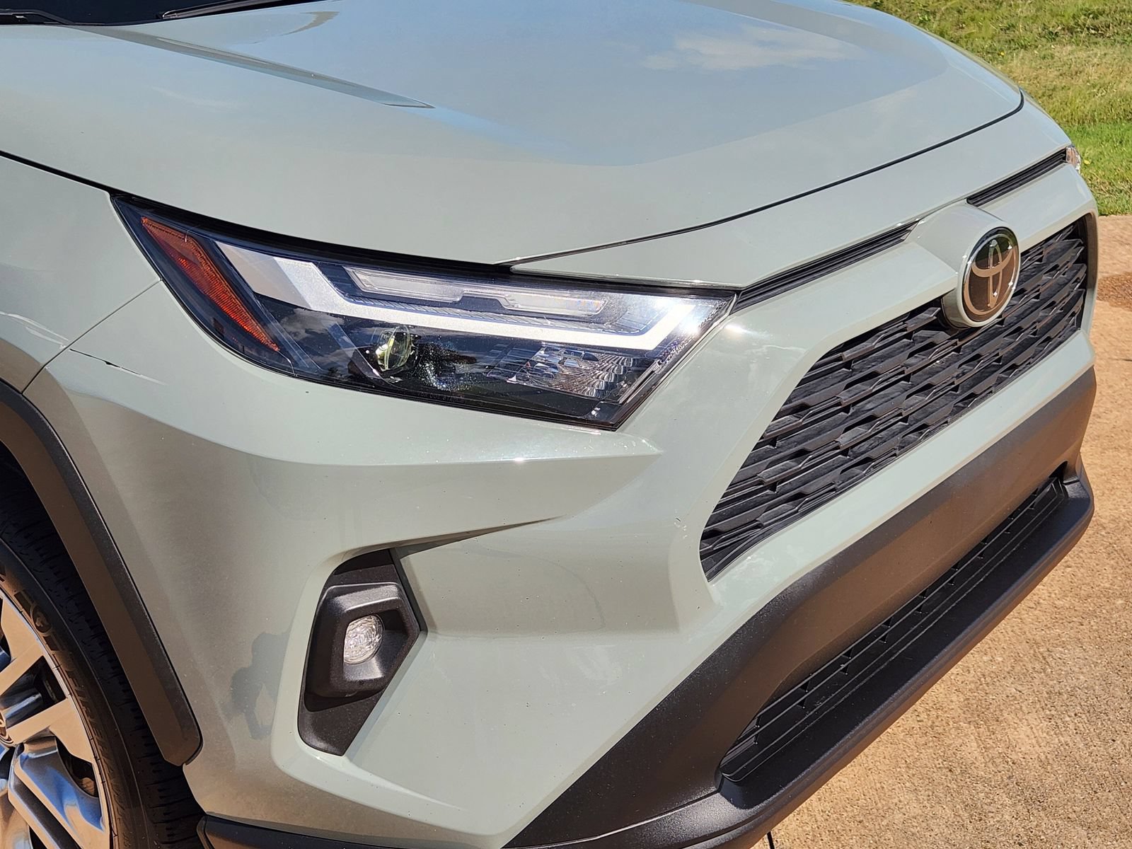 Used 2023 Toyota RAV4 XLE Premium FWD image 12