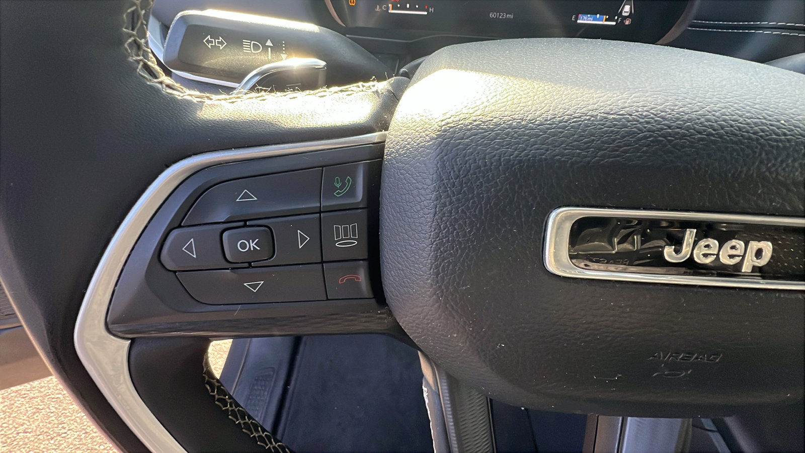 Used 2024 Jeep Grand Cherokee Altitude image 27