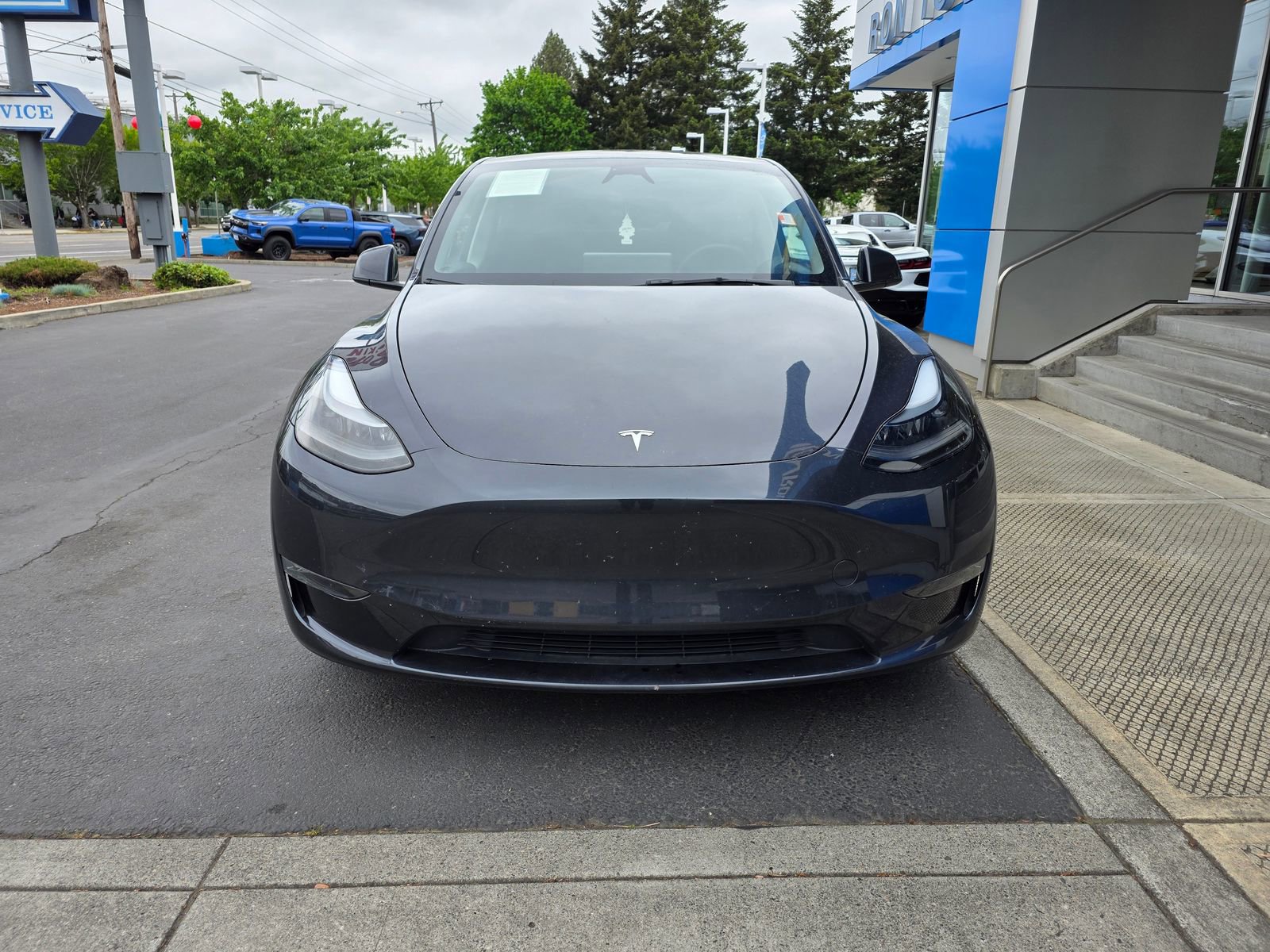 Used 2024 Tesla Model Y Long Range AWD/4WD image 3