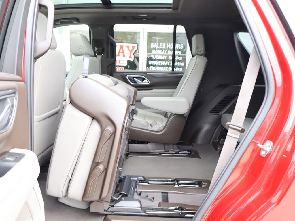 Used 2023 GMC Yukon SLT w/ SLT Premium Package AWD/4WD image 29