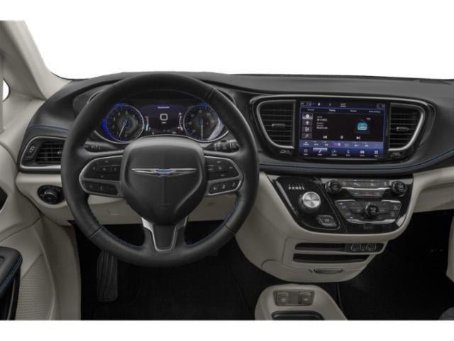 Used 2022 Chrysler Pacifica Touring-L FWD image 7