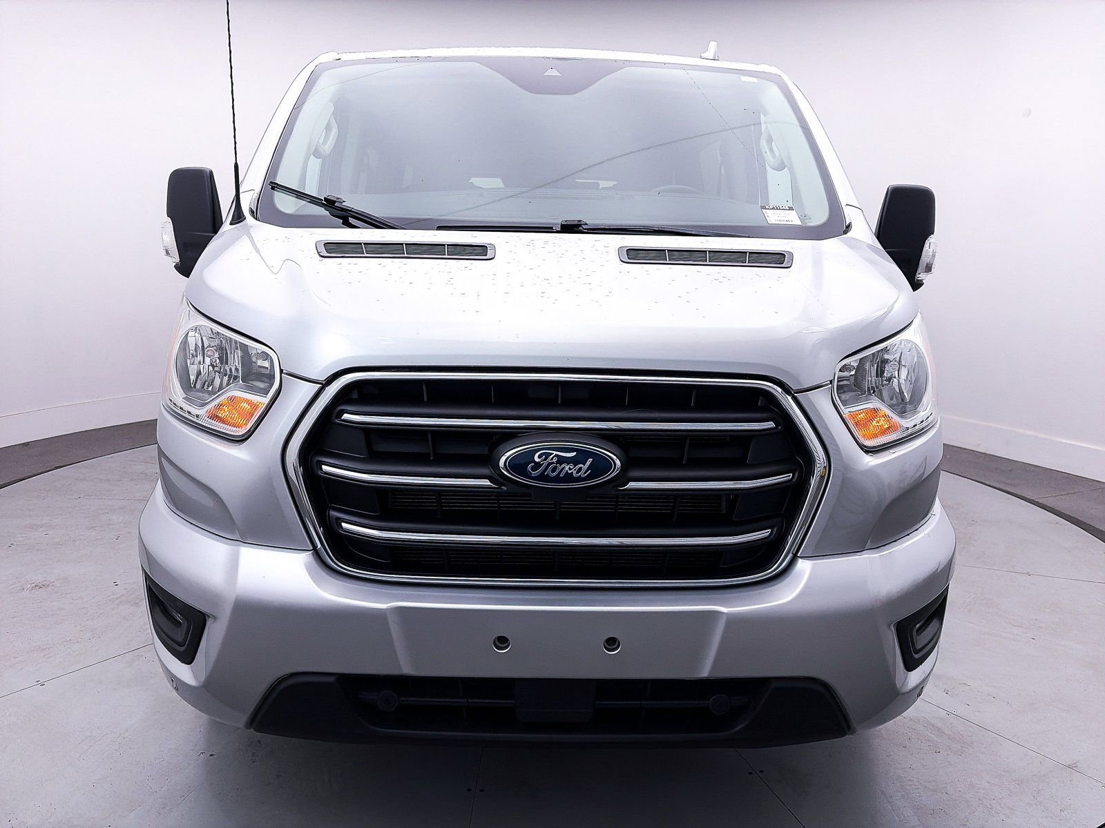 Used 2020 Ford Transit 150 XLT image 9