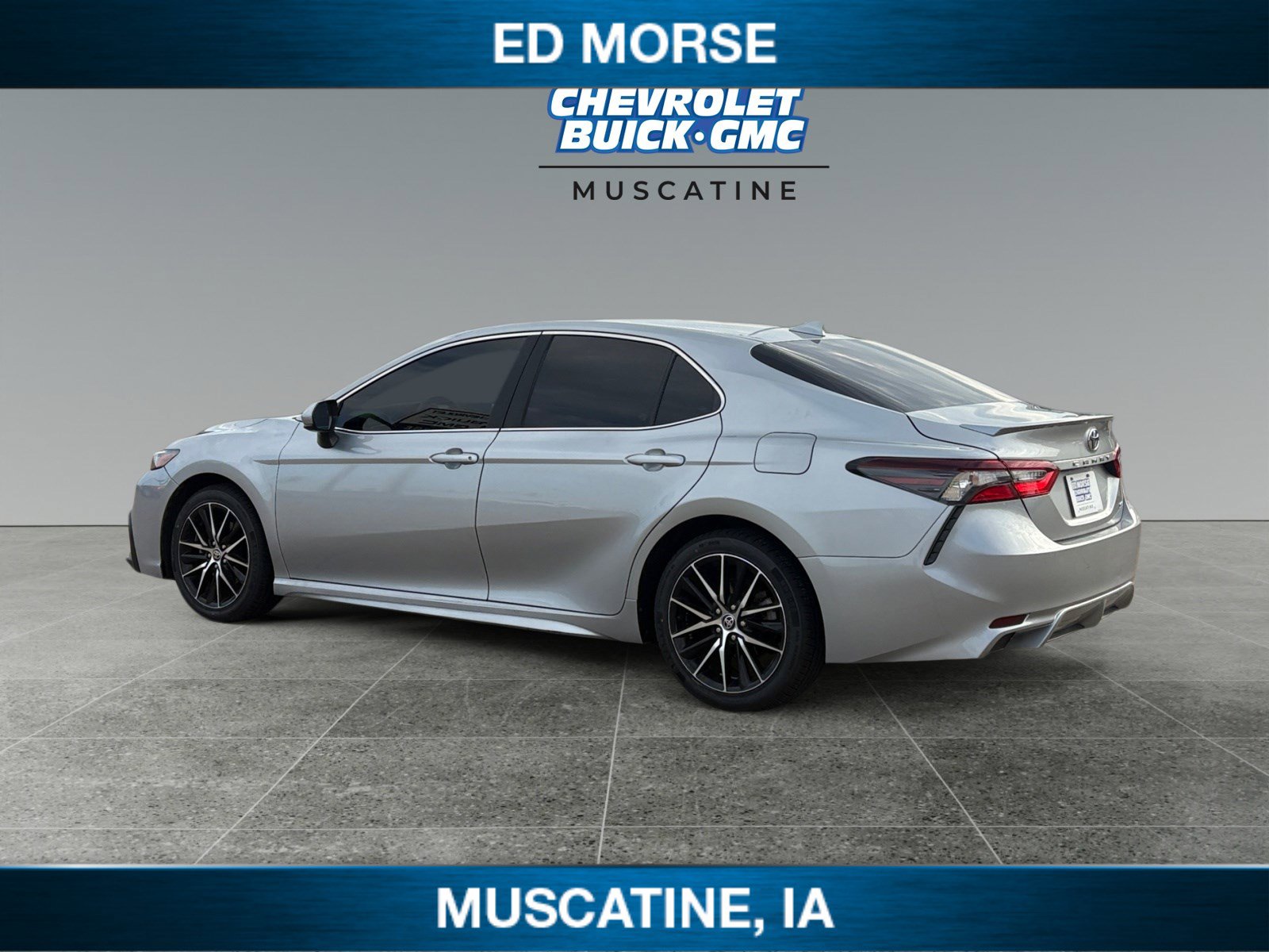 Used 2021 Toyota Camry SE FWD image 3
