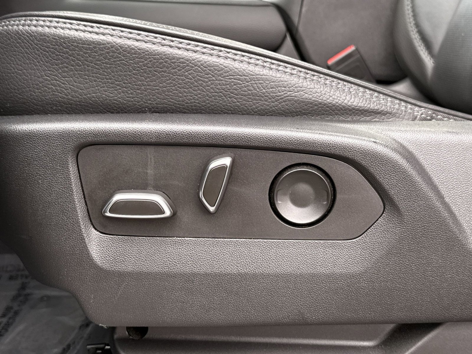 Used 2022 GMC Yukon Denali image 14