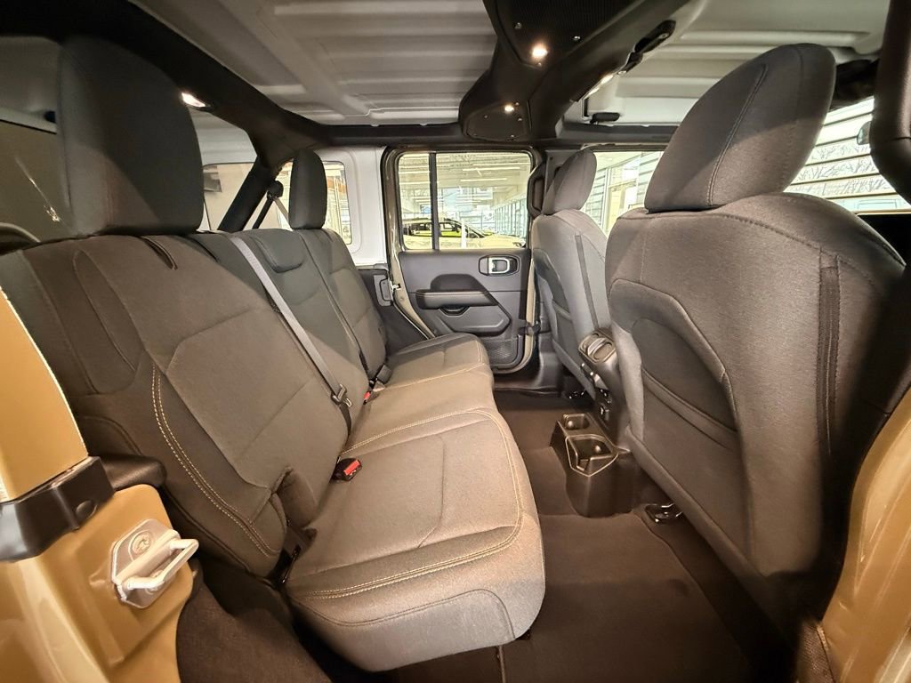 Used 2026 Jeep Wrangler Sahara image 15