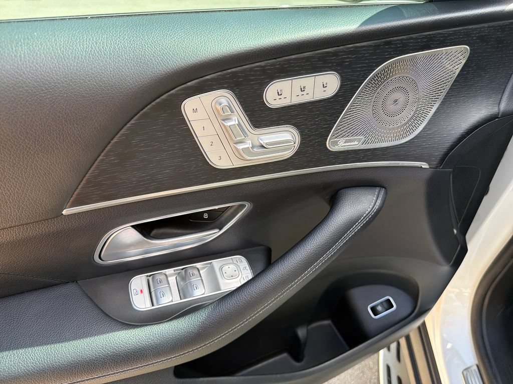 Used 2023 Mercedes-Benz GLS 450 4MATIC image 22
