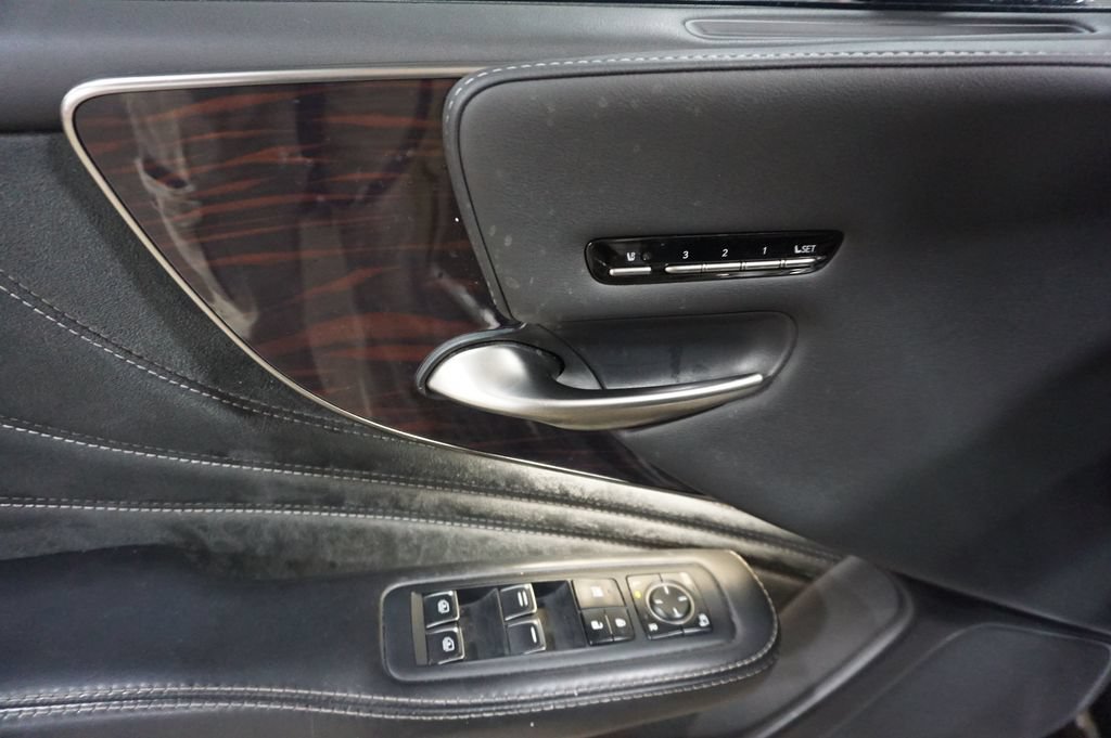 Used 2018 Lexus LS 500 AWD w/ Luxury Package image 3