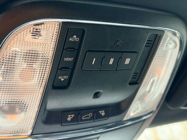 Used 2017 Jeep Grand Cherokee Limited image 18
