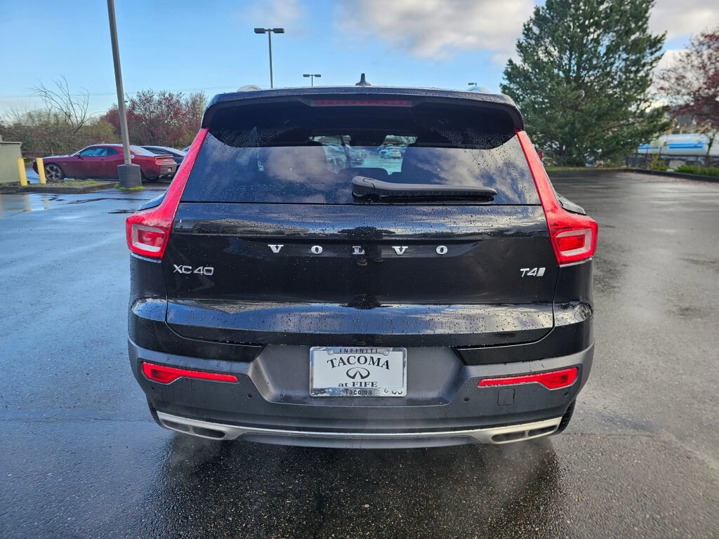 Used 2019 Volvo XC40 T4 Inscription image 6