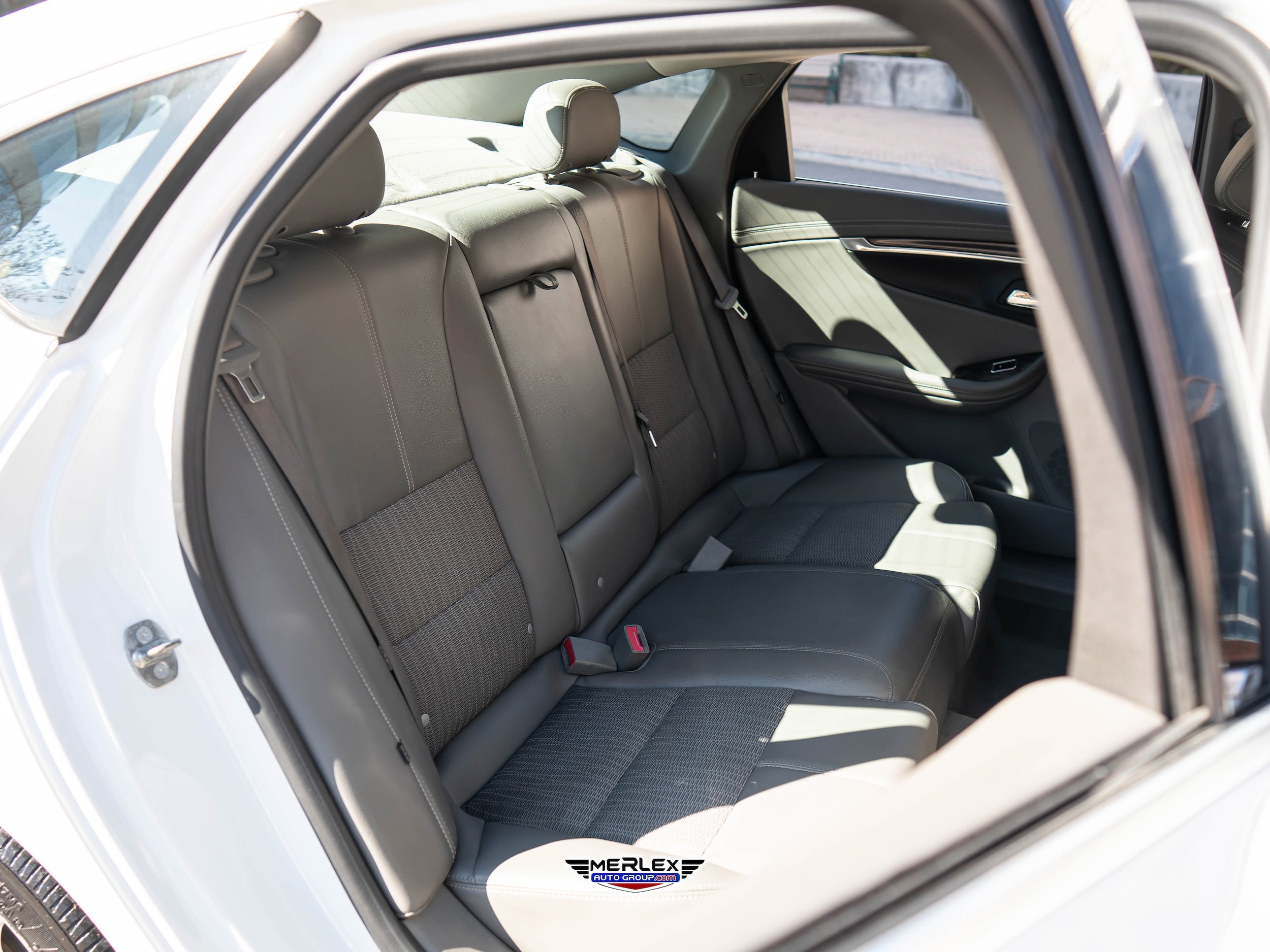 Used 2015 Chevrolet Impala LT w/ Convenience Package image 18