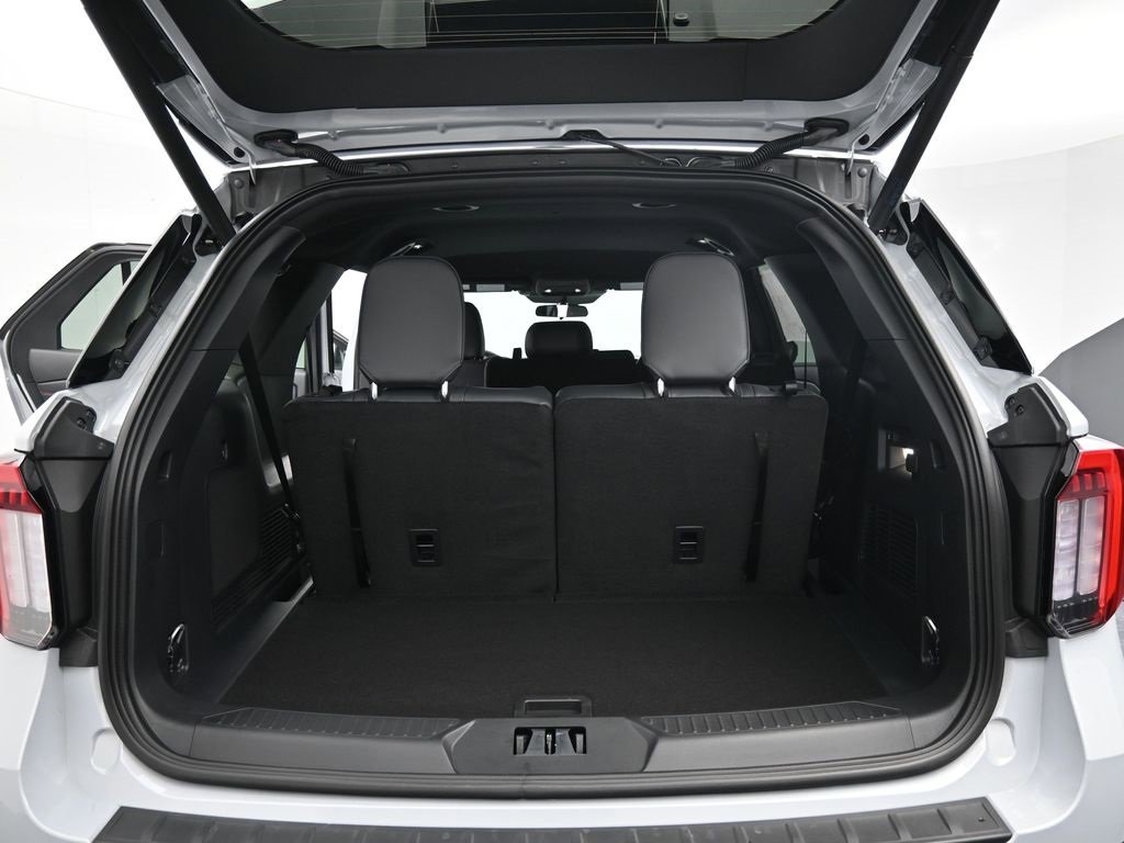 New 2026 Ford Explorer ST-Line w/ ST-Line Street Pack image 25