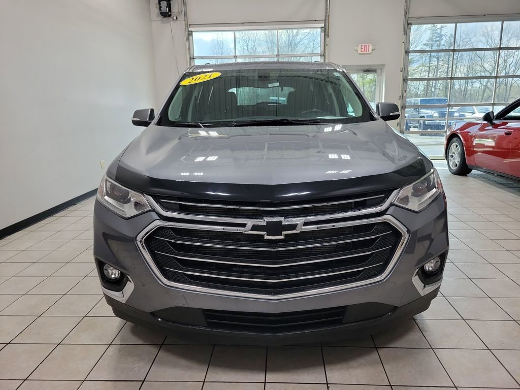 Used 2021 Chevrolet Traverse LT image 2