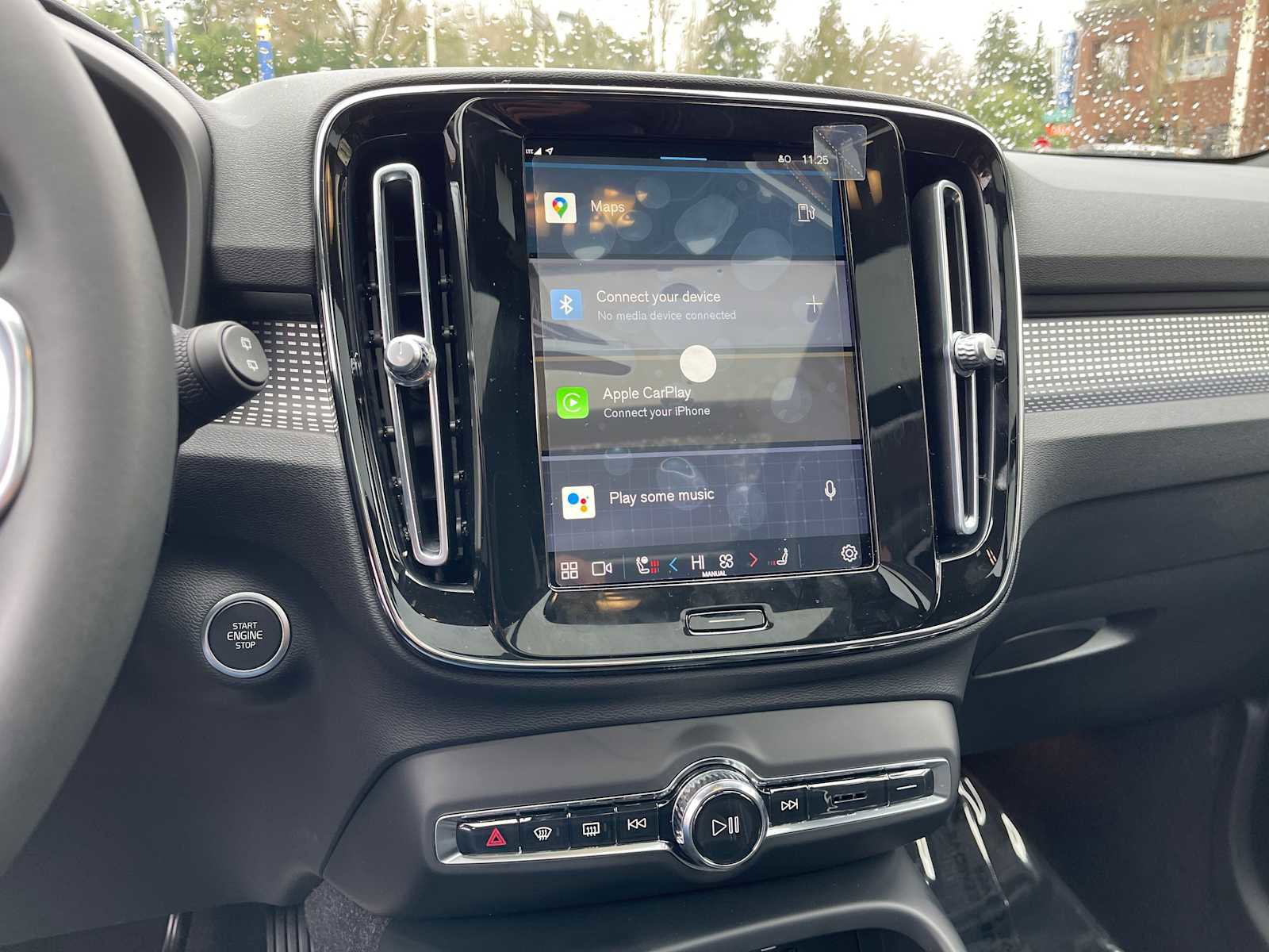 New 2023 Volvo XC40 B5 Plus w/ Protection Package Premier image 23