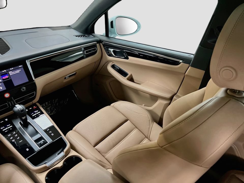 Certified 2026 Porsche Macan AWD/4WD image 26