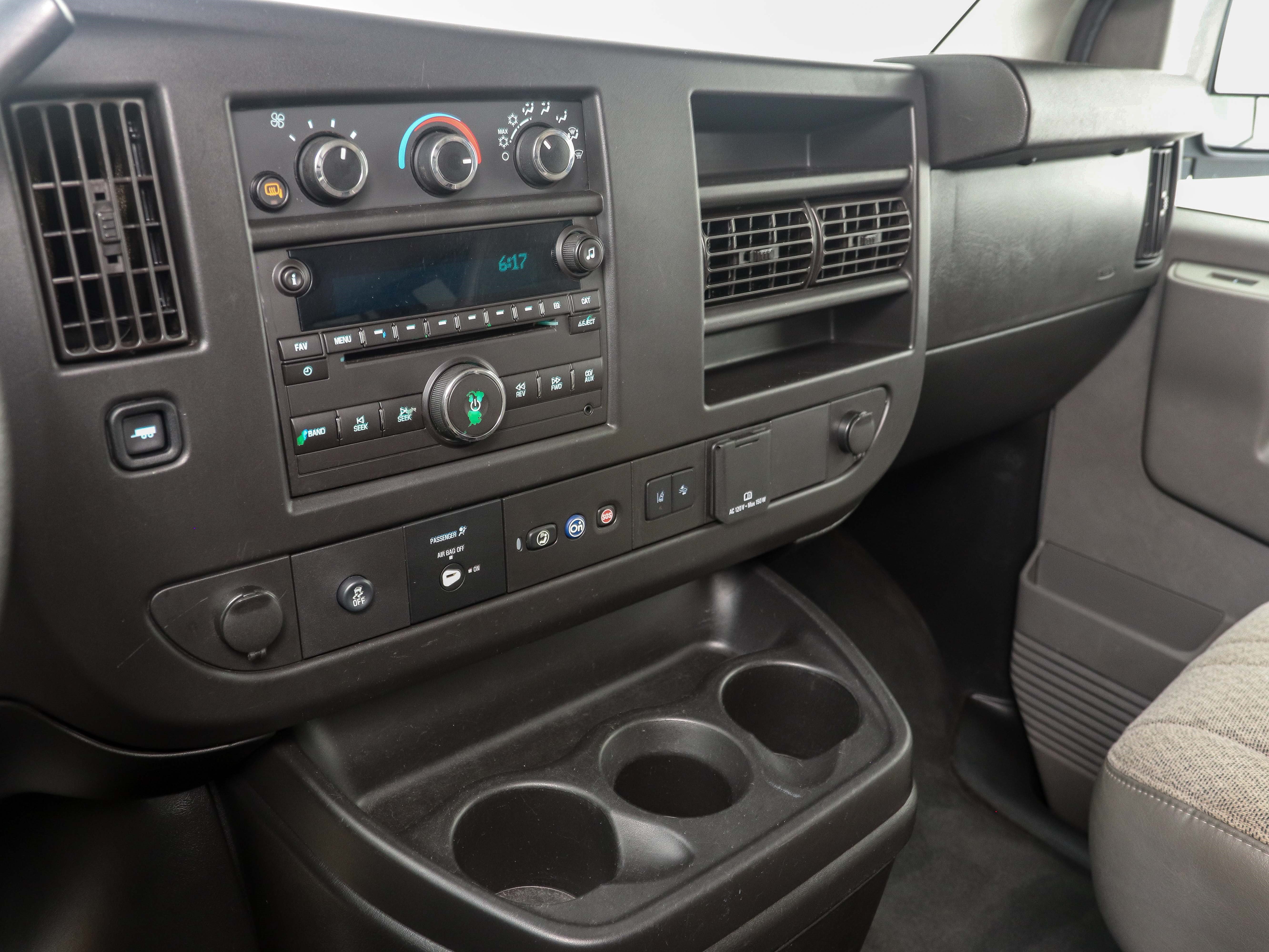 Used 2019 Chevrolet Express 3500 LT w/ LT Preferred Equipment Group RWD image 17