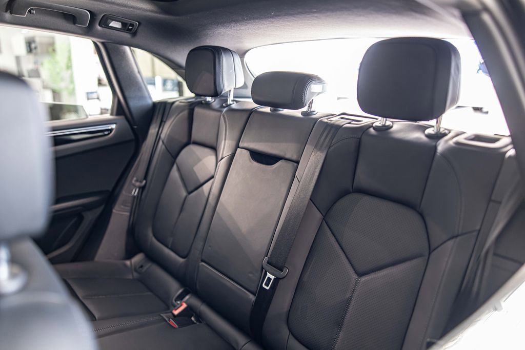 Used 2021 Porsche Macan S image 33