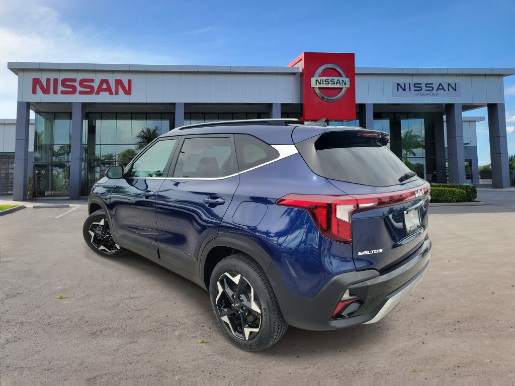 Used 2024 Kia Seltos EX AWD/4WD image 4